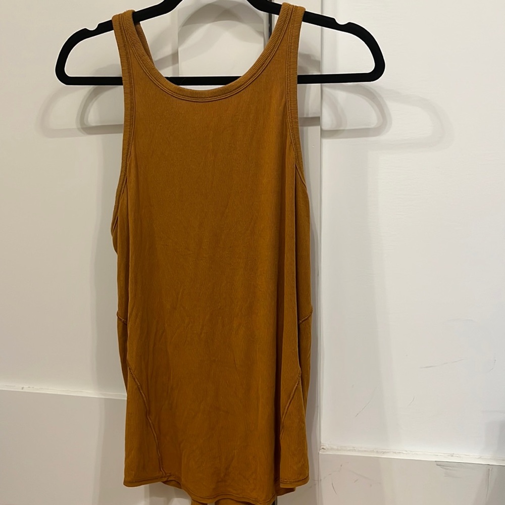 Lululemon tank